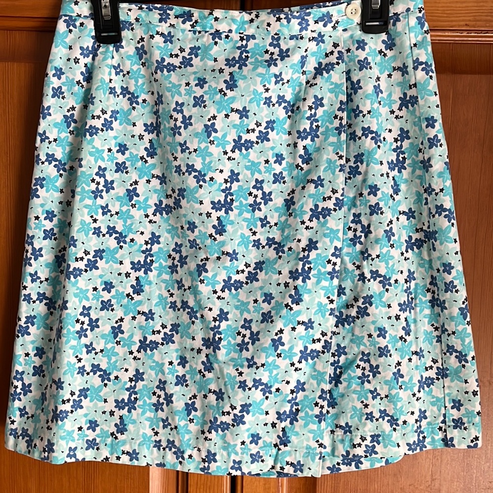 Liz Claiborne size 12 blue and white skort like new